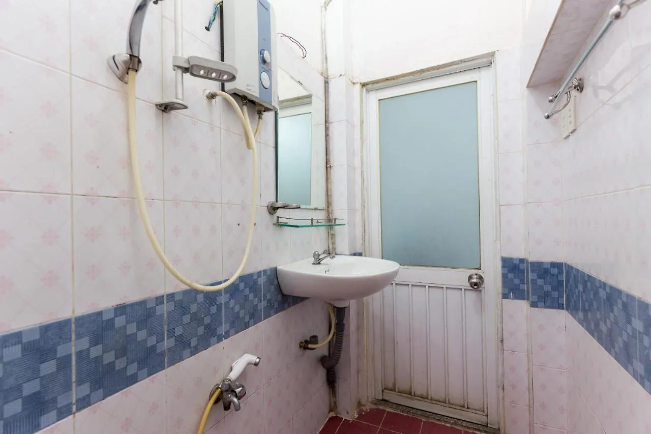 Oyo 1036 Hoa Mai Hotel Ho Chi Minh City 2*,